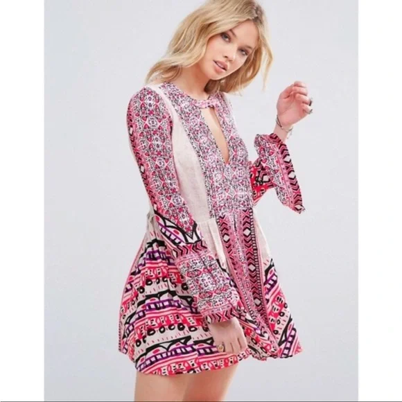 EUC Free People Tegan Border Print Mini Dress - Size 6 - Picture 3 of 4